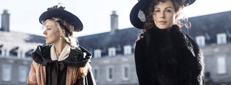 Kate Bekinsdale and Chloe Sevigny in Love & Friendship