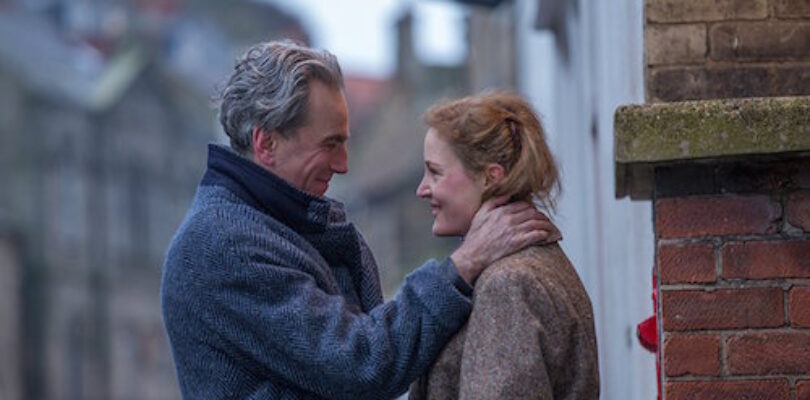 phantom thread daniel day-lewis and vicky krieps