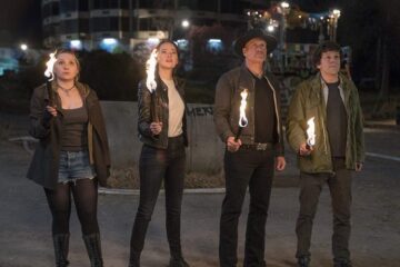 Abigail Breslin, Emma Stone, Woody Harrelson, and Jesse Eisenberg, in Zombieland: Double Tap