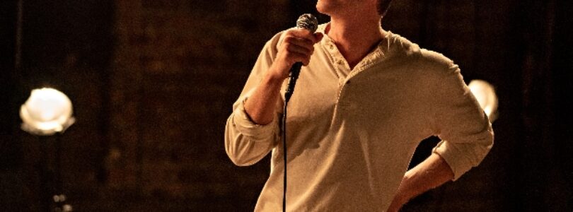 Andrew Garfield in tick, tick...BOOM!