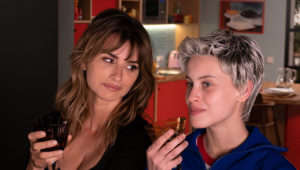 Penélope Cruz and Milena Smit in "Parallel Mothers" ("Madres paralelas")
