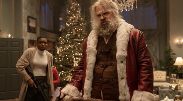 Alexis Louder as Linda and David Harbour as Santa Claus in "Violent Night"