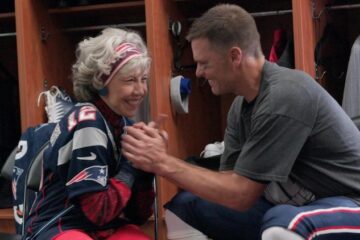 Lily Tomlin and Tom Brady in "80 for Brady"