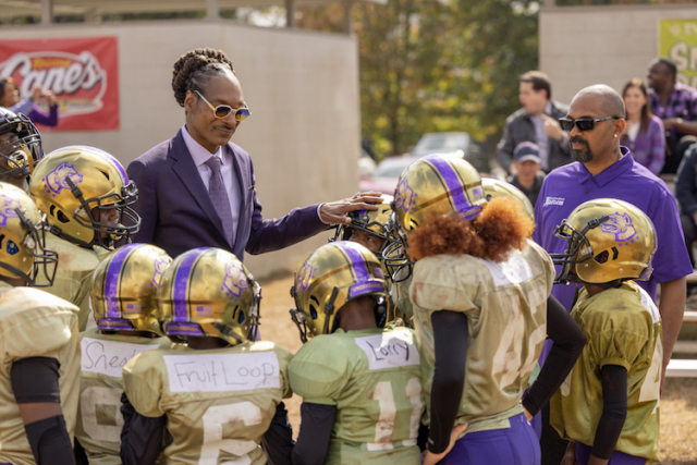 Snoop Dogg and Mike Epps in "The Underdoggs." Photo by Jacob Kemp/Jacob Kemp - © 2024 METRO-GOLDWYN-MAYER PICTURES INC. All Rights Reserved.