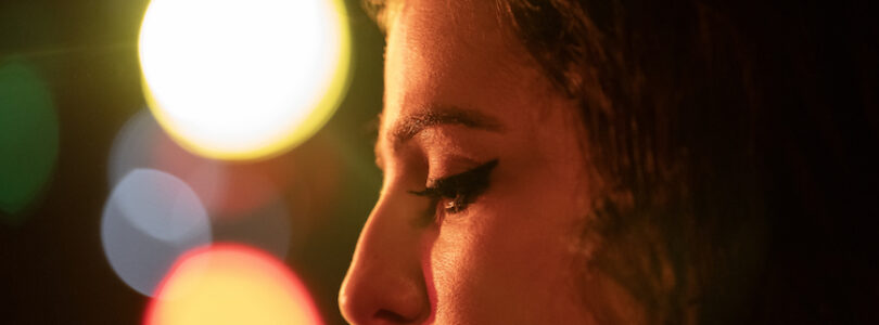 Marisa Abela stars as Amy Winehouse in director Sam Taylor-Johnson's BACK TO BLACK, a Focus Features release. Courtesy of Dean Rogers/Focus Features.