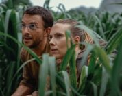 Jonathan Bailey (left) as paleontologist Dr. Henry Loomis and Scarlett Johansson as skilled covert operations expert Zora Bennett in JURASSIC WORLD REBIRTH, directed by Gareth Edwards.