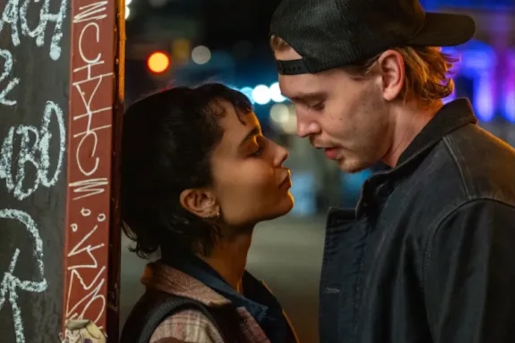 Zoë Kravitz and Austin Butler in “Caught Stealing.
